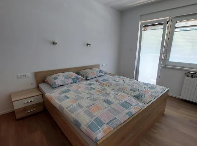 Apartma Marica *